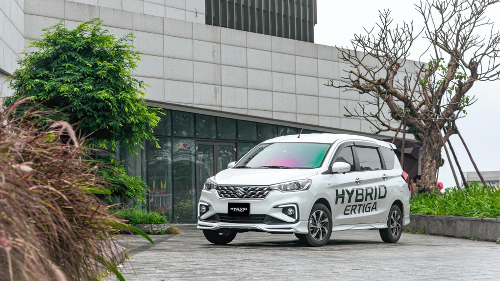 Hybrid Ertiga - dòng xe trang bị pin Lithium-ion bền bỉ giá tốt tại Việt Nam - 1 Hybrid Ertiga - dòng xe trang bị pin Lithium-ion bền bỉ giá tốt tại Việt Nam - 1