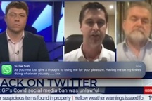 Dân mạng xôn xao: Tiến sĩ lộ tin nhắn của bồ khi lên sóng trả lời phỏng vấn