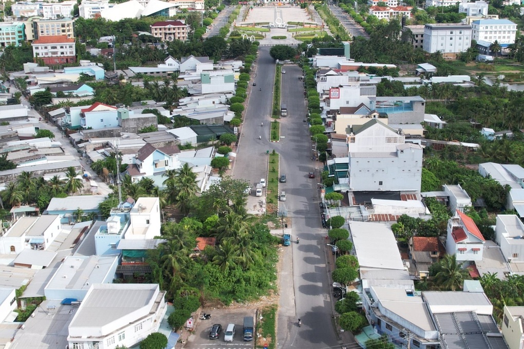 Đường lớn vào trung tâm Bạc Liêu thông suốt sau 20 năm bị nghẽn - 3 Đường lớn vào trung tâm Bạc Liêu thông suốt sau 20 năm bị nghẽn - 3