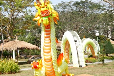 Đem… rác tới trưng bày ở hội hoa xuân