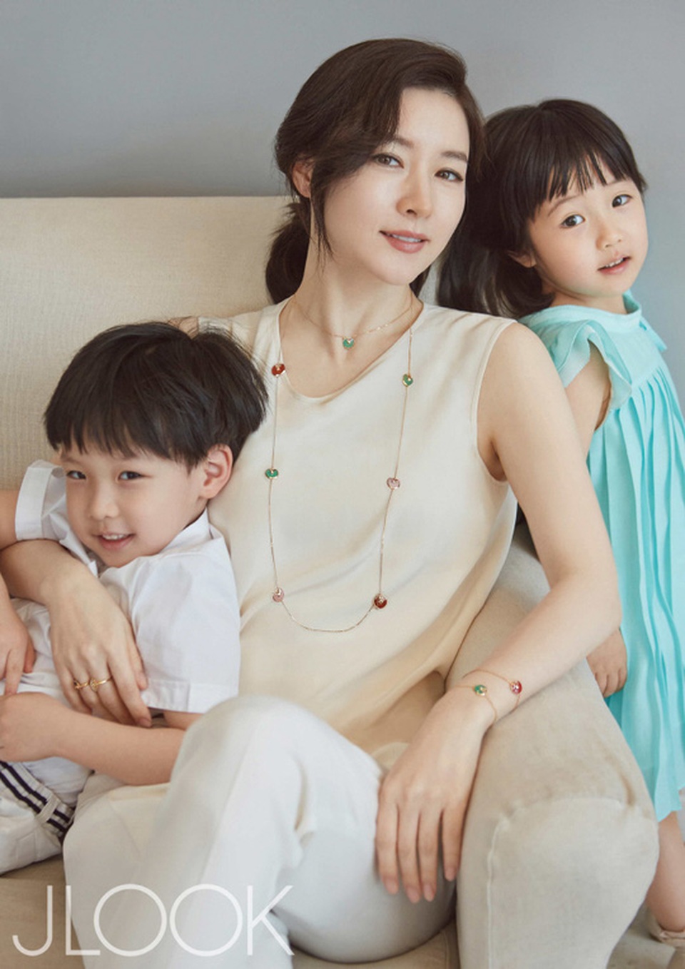 Hé lộ về người chồng kín tiếng của Nàng Dae Jang Geum Lee Young Ae - 12 Hé lộ về người chồng kín tiếng của Nàng Dae Jang Geum Lee Young Ae - 12