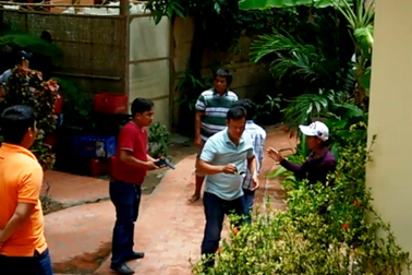 Vụ nhóm người lạ xông vào nhà nghỉ: Người chĩa súng là công an điều tra