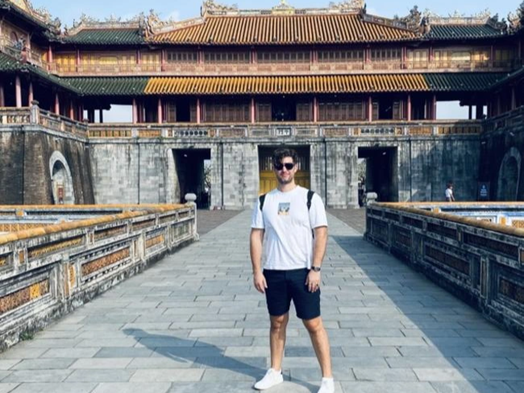 Chi hơn 30 triệu đồng du lịch Việt Nam, khách Tây sớm phải lòng xứ Huế - 1 Chi hơn 30 triệu đồng du lịch Việt Nam, khách Tây sớm phải lòng xứ Huế - 1