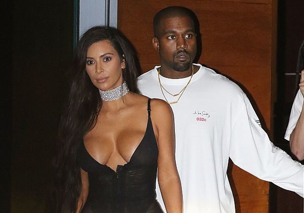 Chồng tỷ phú của Kim Kardashian đang sống trong sân vận động - 2 Chồng tỷ phú của Kim Kardashian đang sống trong sân vận động - 2