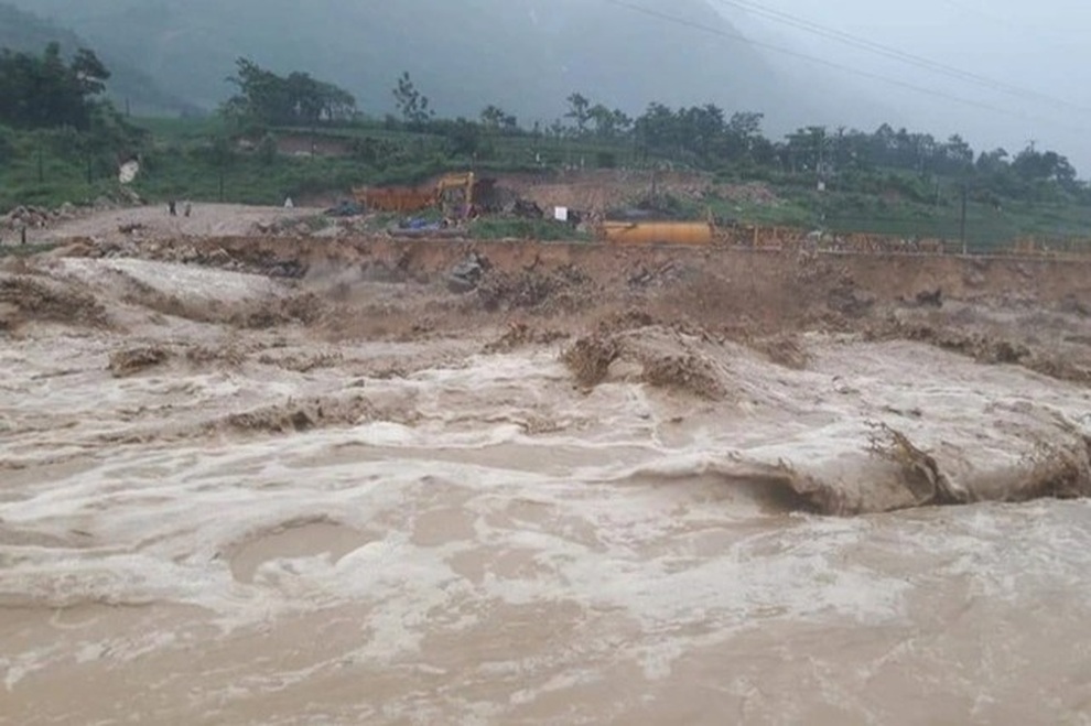 Vùng núi phía Bắc mưa giông, đề phòng lũ quét - 1 Vùng núi phía Bắc mưa giông, đề phòng lũ quét - 1