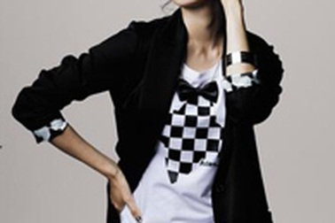 “Búp bê” Sung Yu Ri thử nghiệm với hình tượng rocker