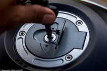 Giá nhiên liệu tăng cao, rộ vấn nạn trộm xăng từ xe ô tô