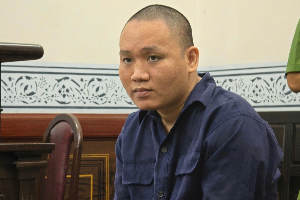 Cán bộ công an ở TPHCM bị con nghiện đâm trọng thương - 1 Cán bộ công an ở TPHCM bị con nghiện đâm trọng thương - 1