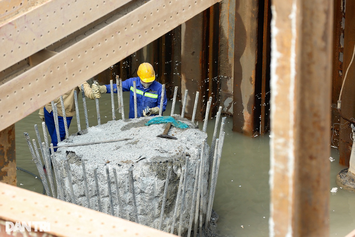 Cầu Vĩnh Tuy 2 ở Hà Nội dần hình thành sau một năm thi công - 7 Cầu Vĩnh Tuy 2 ở Hà Nội dần hình thành sau một năm thi công - 7
