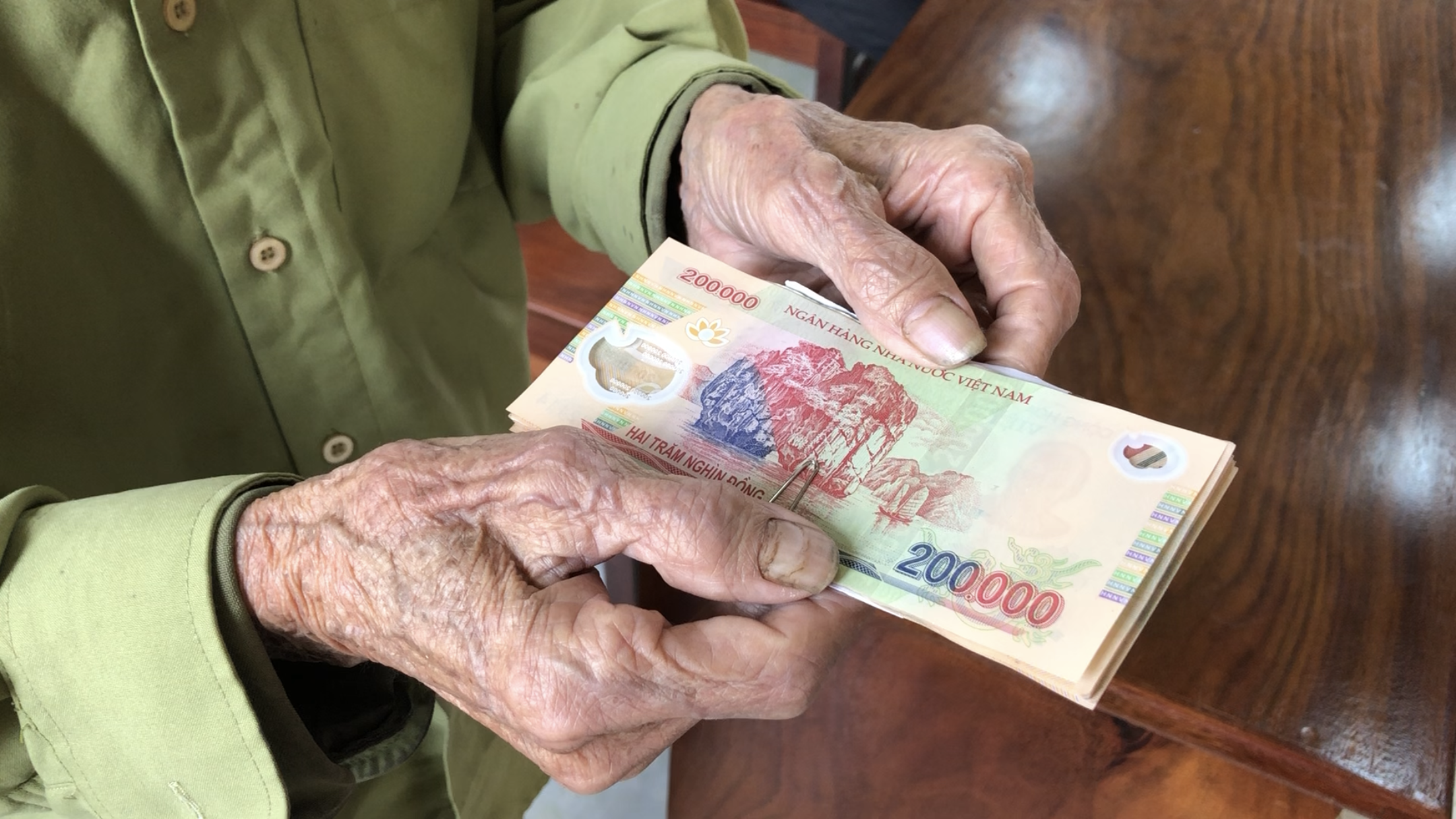 Những chính sách mới về tiền lương áp dụng từ ngày 1/1/2021 - 12 Những chính sách mới về tiền lương áp dụng từ ngày 1/1/2021 - 12