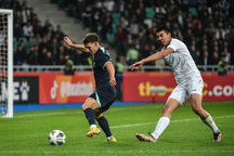 Hạ Australia bằng loạt "đấu súng" kịch tính, U20 Uzbekistan vào bán kết