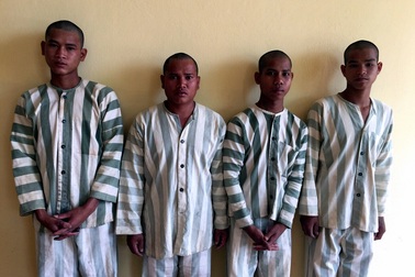 Bắt nhóm thanh niên nghi vào chòi đánh trọng thương 2 cha con