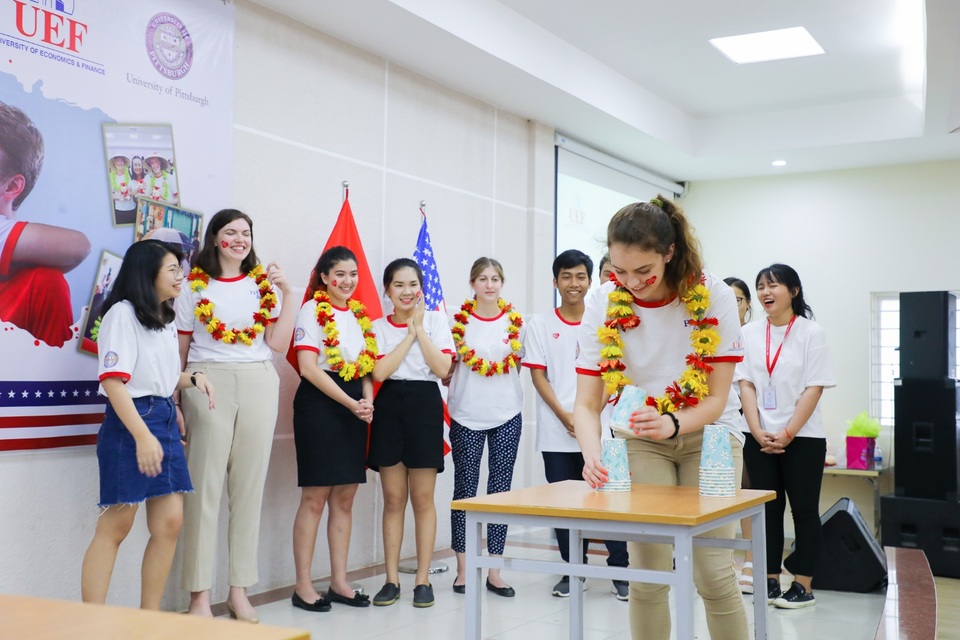 Du học sinh Úc, Canada sớm trở thành tân sinh viên trong các đợt xét học bạ - 5 Du học sinh Úc, Canada sớm trở thành tân sinh viên trong các đợt xét học bạ - 5