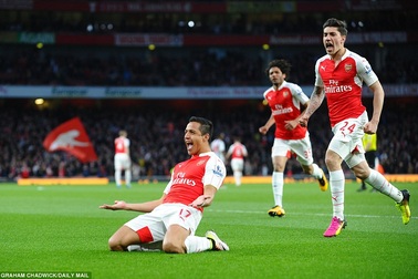 Sanchez lập cú đúp, Arsenal giành lại vị trí thứ 3