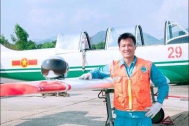 Chàng phi công quân sự trẻ nhất toàn quân và tình yêu với thơ ca