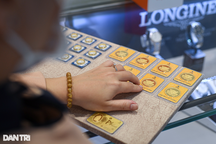 Vàng đứng im, vẫn đắt hơn thế giới 15 triệu đồng/lượng