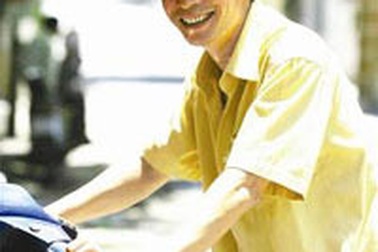 Đạo diễn Trần Lực và những người đẹp đóng phim