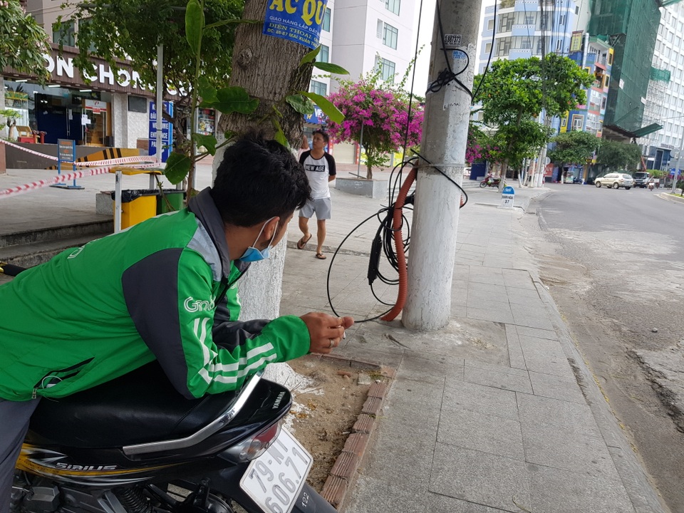 Phụ bếp, lái xe du lịch... nhọc nhằn” mưu sinh mùa dịch Covid-19 - 2 Phụ bếp, lái xe du lịch... nhọc nhằn” mưu sinh mùa dịch Covid-19 - 2