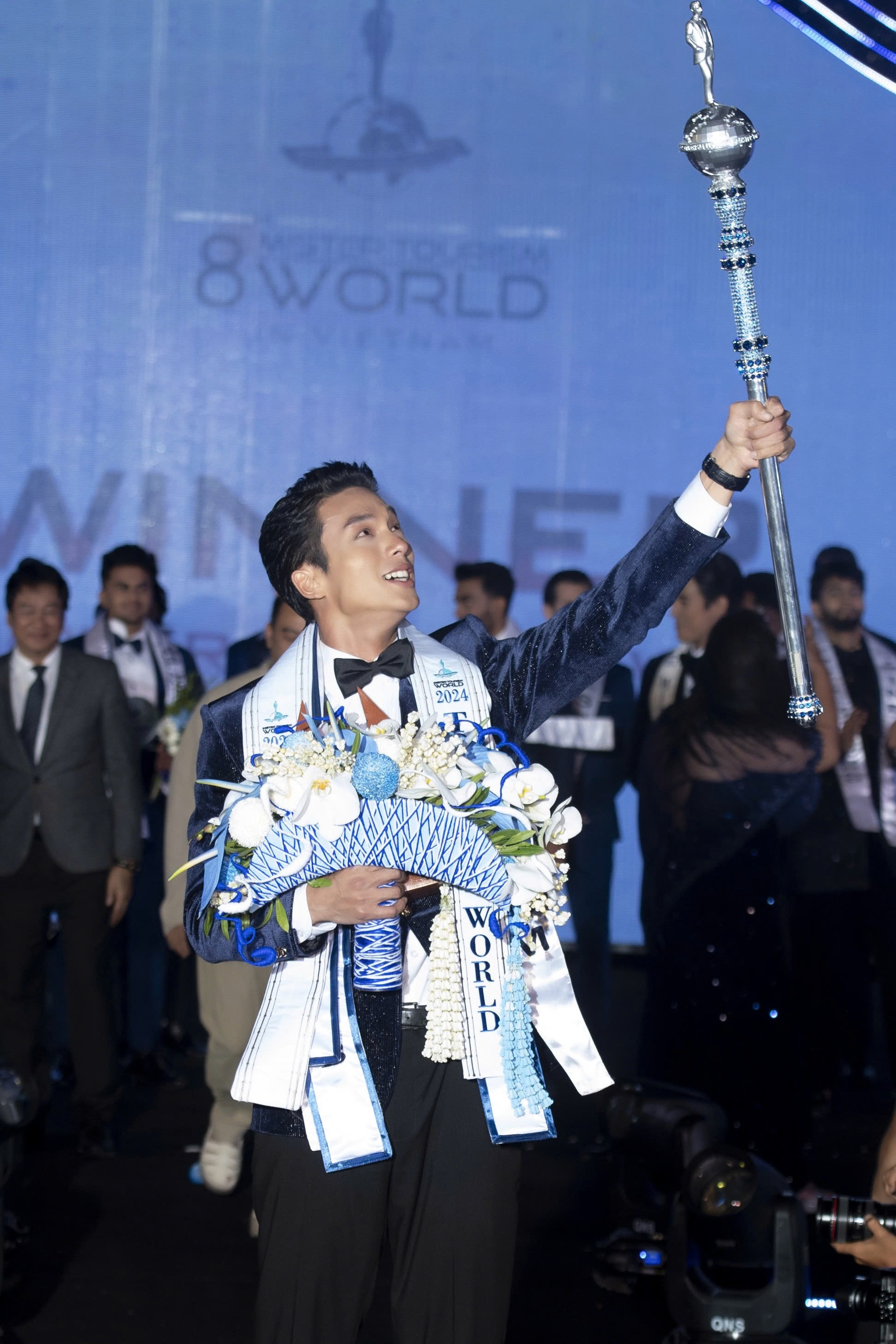 Mỹ nam cao 1,88m nổi bật trong đội hình tập luyện diễu hành là ai? - 3 Mỹ nam cao 1,88m nổi bật trong đội hình tập luyện diễu hành là ai? - 3