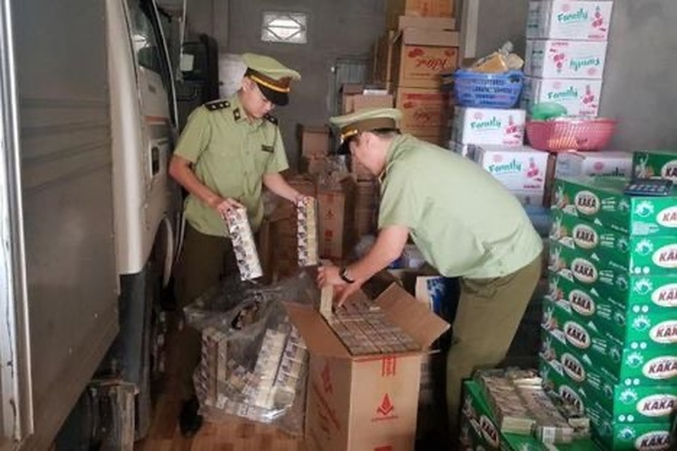 Quảng Bình: Thu giữ hơn 2.600 bao thuốc lá giả - 1 Quảng Bình: Thu giữ hơn 2.600 bao thuốc lá giả - 1