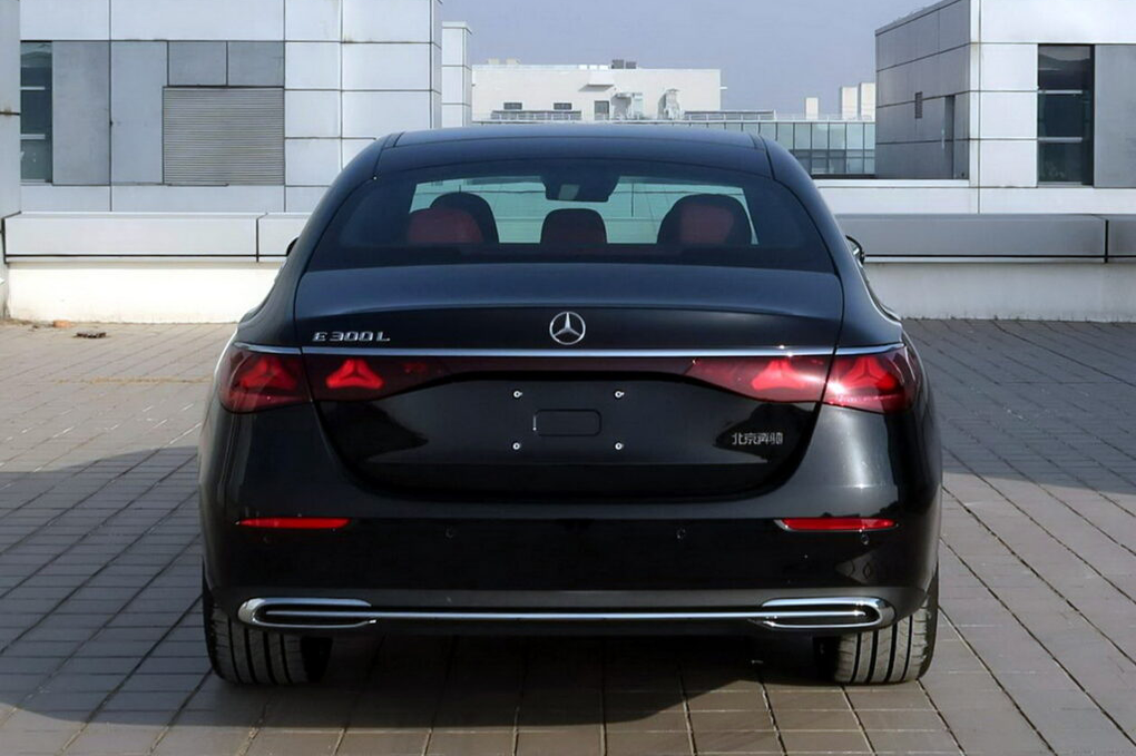 Mercedes-Benz E-Class 2024 có bản trục cơ sở dài, chiều lòng các ông chủ - 2 Mercedes-Benz E-Class 2024 có bản trục cơ sở dài, chiều lòng các ông chủ - 2