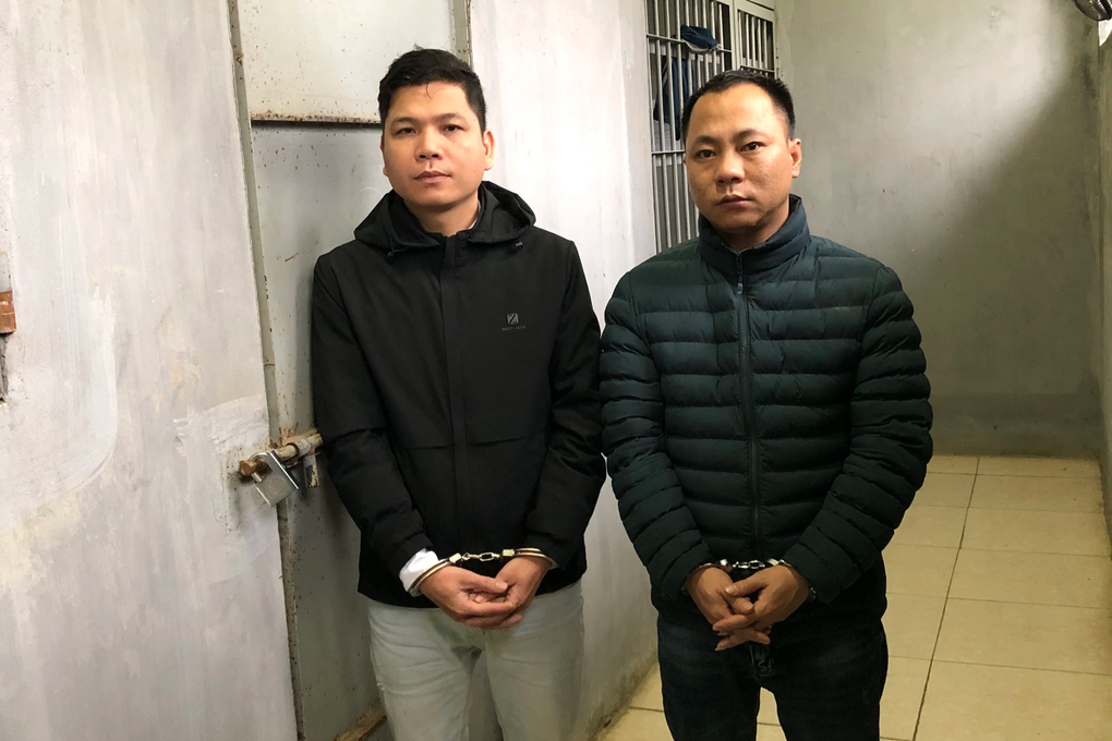 2 đối tượng say xỉn tấn công cảnh sát ở Bắc Ninh - 1