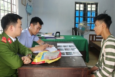 Vào sới bầu cua giả chơi rồi cướp gần 30 triệu của chủ sòng