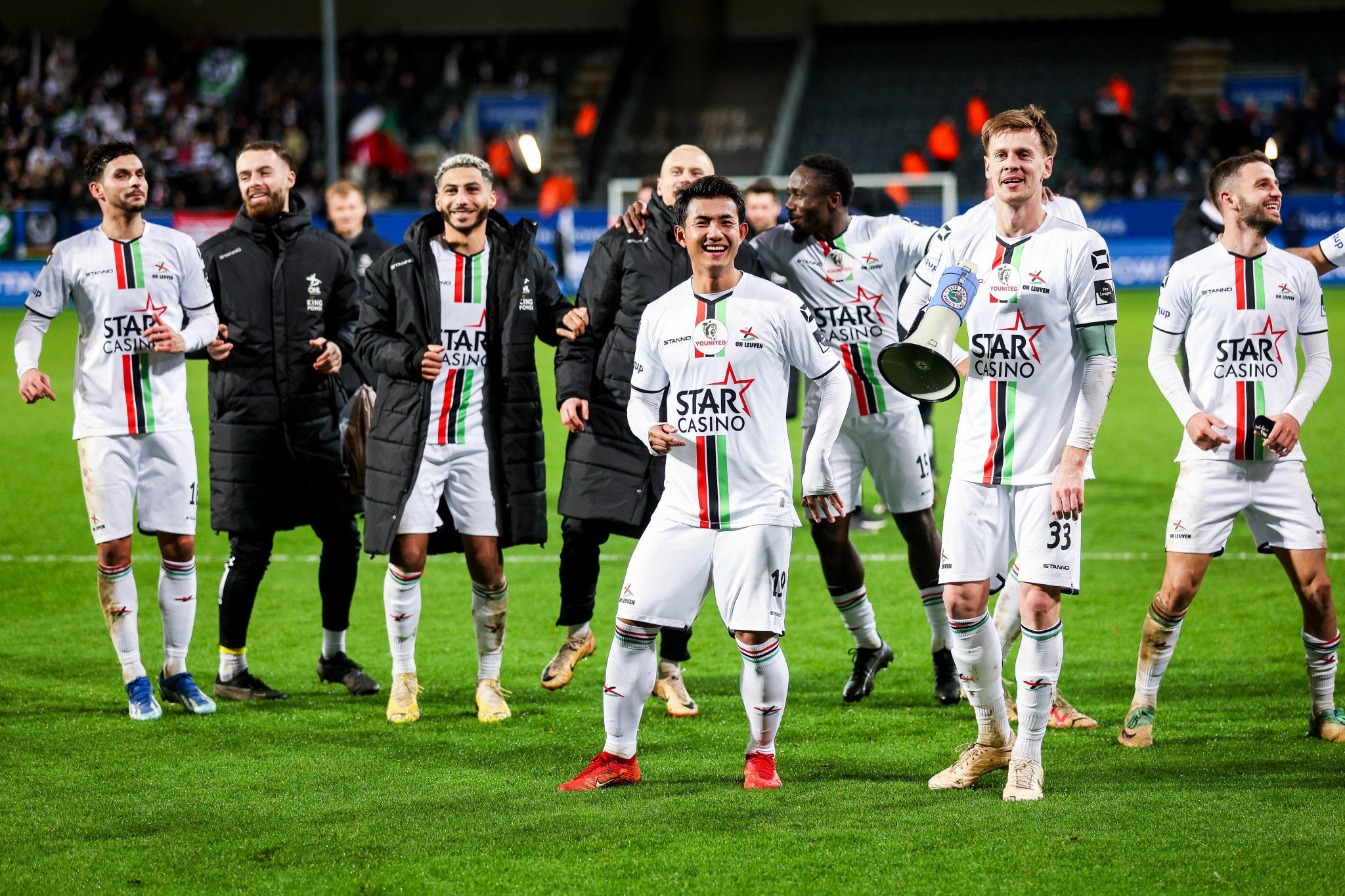 ইউরোপে ইতিহাস গড়লেন থাই তারকা - ২ Ngôi sao Thái Lan làm nên lịch sử ở châu Âu - 2