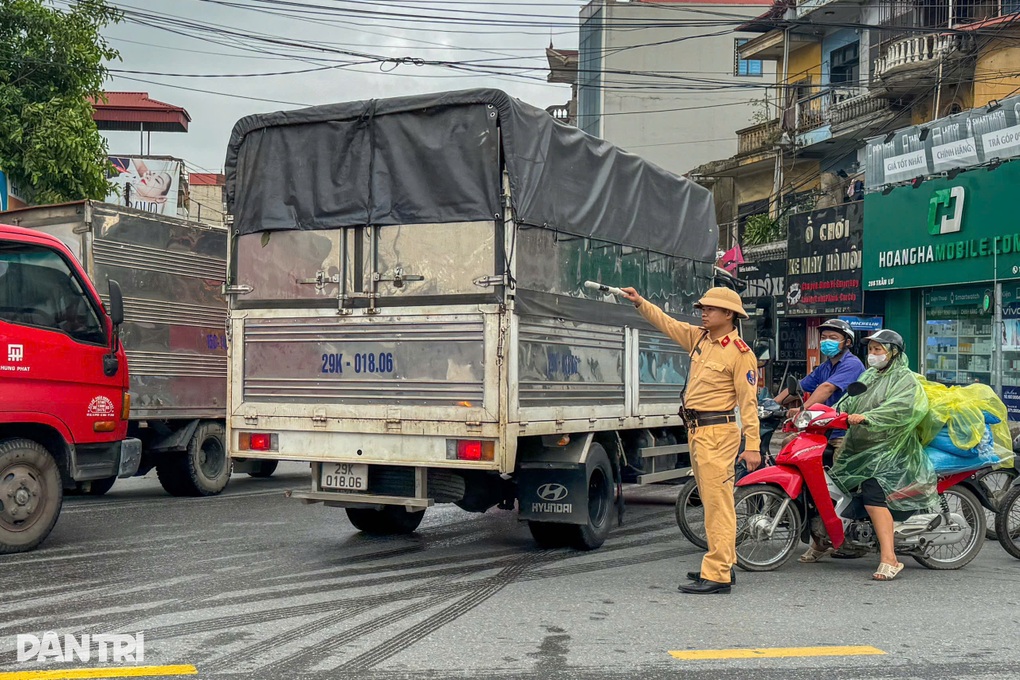 Cấm xe vào cao tốc Pháp Vân - Cầu Giẽ do ngập sâu - 4 Cấm xe vào cao tốc Pháp Vân - Cầu Giẽ do ngập sâu - 4