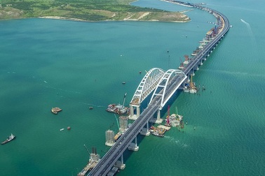 Nga kiện nhà báo Mỹ “xúi” Ukraine đánh sập cầu Crimea