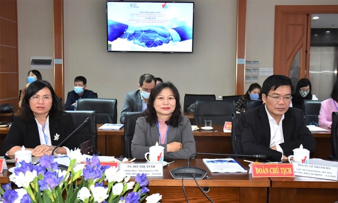 Bàn chủ tọa Hội thảo