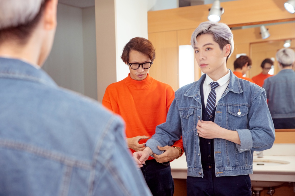 Stylist kể chuyện chuẩn bị đồ nước rút cho Đông Nhi diễn giao thừa VTV - 3 Stylist kể chuyện chuẩn bị đồ nước rút cho Đông Nhi diễn giao thừa VTV - 3
