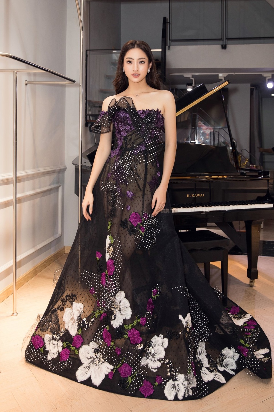 Hoa hậu Thế giới Megan Young đọ sắc cùng Lương Thùy Linh - 8 Hoa hậu Thế giới Megan Young đọ sắc cùng Lương Thùy Linh - 8