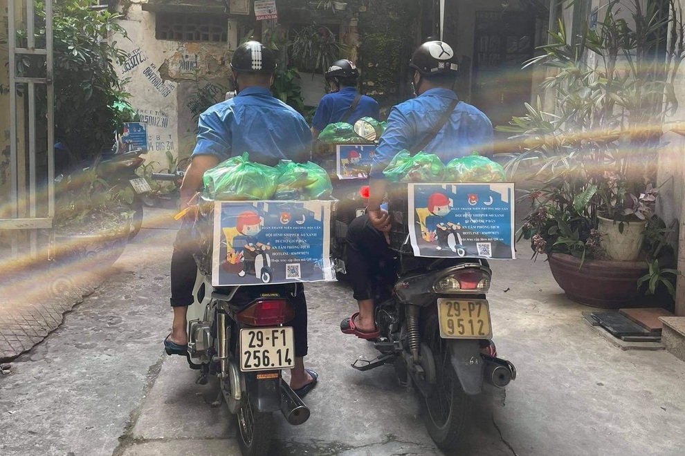 Đội hình shipper xanh đi chợ giúp người dân trong khu vực phong tỏa - 7 Đội hình shipper xanh đi chợ giúp người dân trong khu vực phong tỏa - 7