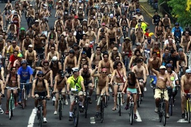 Mexico: Hàng nghìn người khỏa thân đạp xe tập thể 