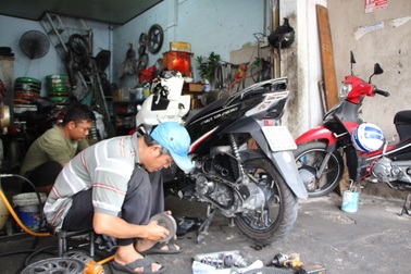 Làm chủ kiêm làm thợ, tay chân nhem nhuốc đổi 30 triệu đồng/tháng