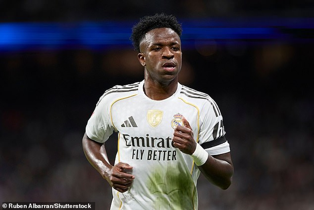 Bất mãn với HLV Xabi Alonso, Vinicius nổi loạn, đẩy Real Madrid vào thế khó - 2