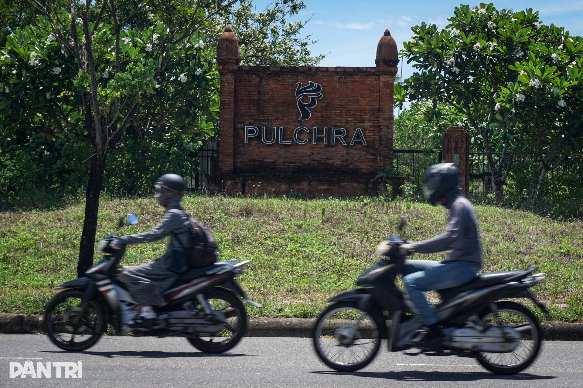 Cỏ phủ kín khu nghỉ dưỡng 12 triệu USD ven biển Đà Nẵng - 10 Cỏ phủ kín khu nghỉ dưỡng 12 triệu USD ven biển Đà Nẵng - 10