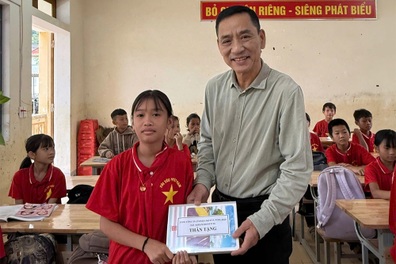 Ngôi trường vùng cao Nghệ An đón nhận nhiều đồ dùng thiết yếu sau bão lũ