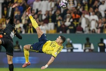 Ronaldo tung người móc bóng đẳng cấp, Al Nassr giành chiến thắng