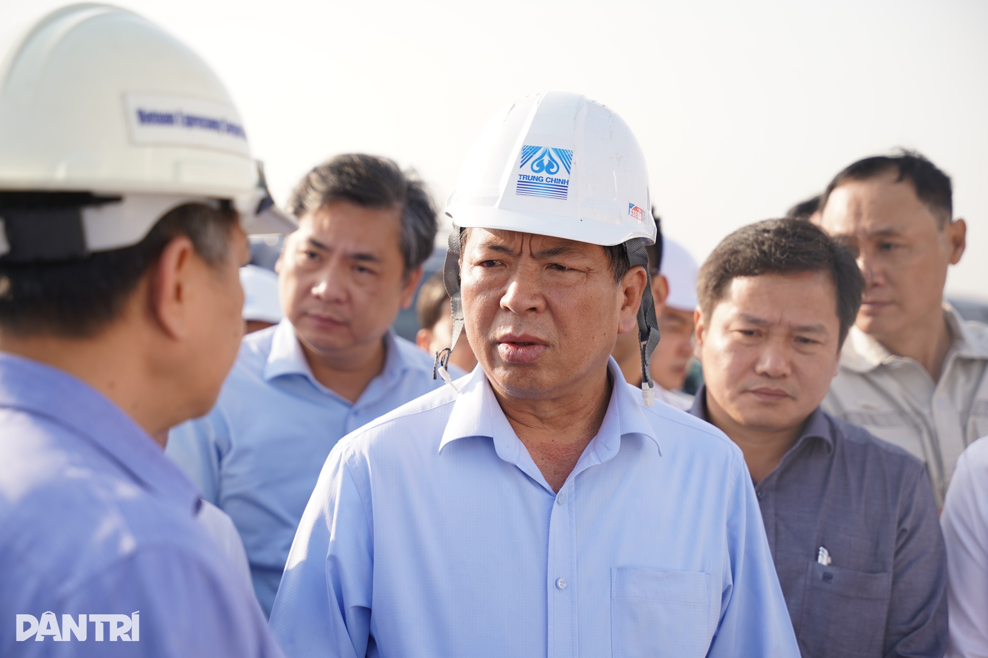 Bộ trưởng Xây dựng trải nghiệm cầu cạn Vành đai 3 TPHCM - 3 Bộ trưởng Xây dựng trải nghiệm cầu cạn Vành đai 3 TPHCM - 3