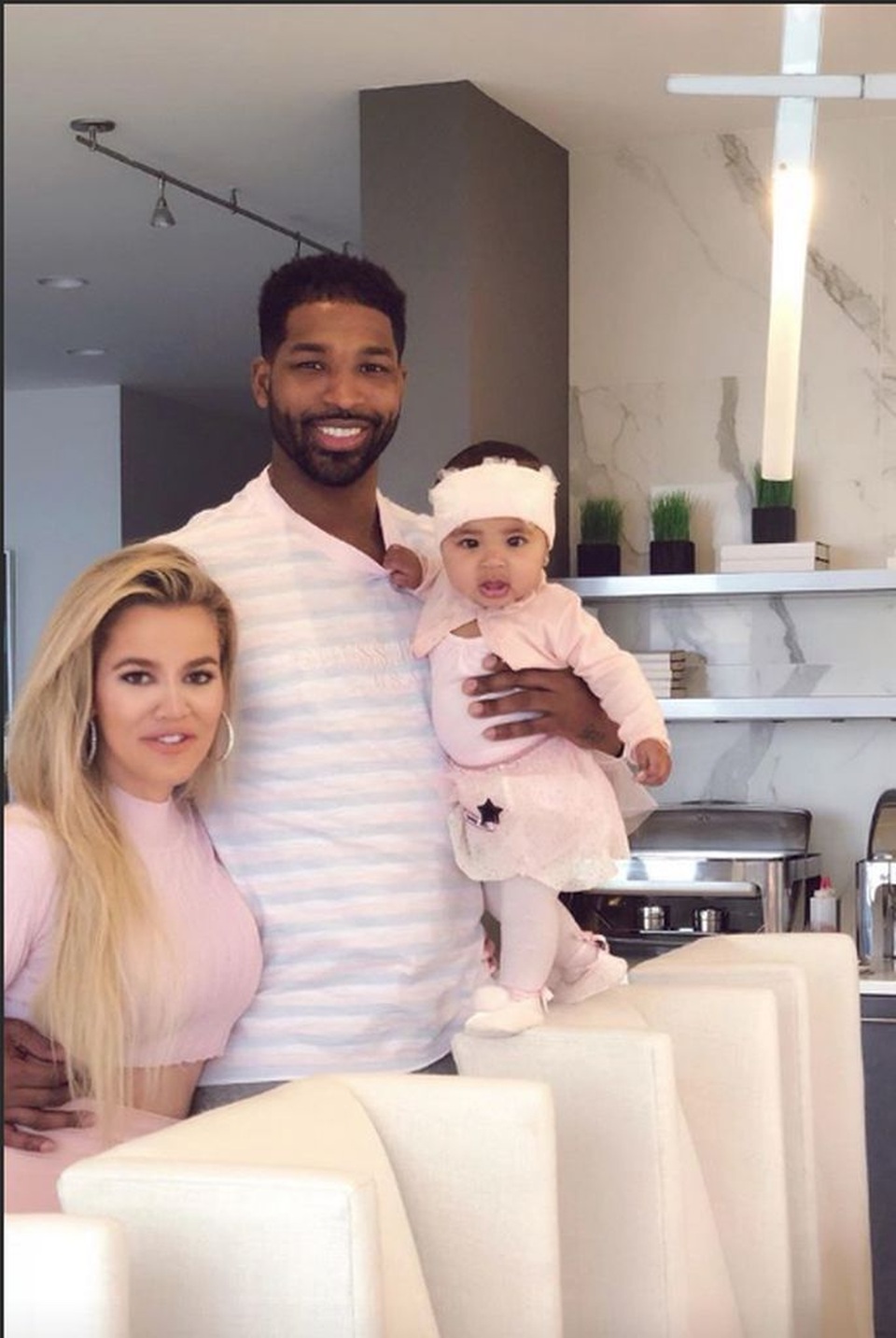 Bạn trai kém 7 tuổi của Khloe Kardashian lại dính tin đồn ngoại tình - 6 Bạn trai kém 7 tuổi của Khloe Kardashian lại dính tin đồn ngoại tình - 6