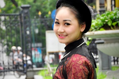 Nữ thủ khoa xinh đẹp gắn bó với nghiệp ca nương