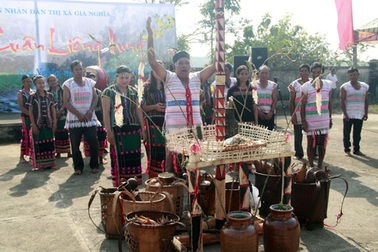 Tái hiện nhiều lễ hội truyền thống trong hội xuân