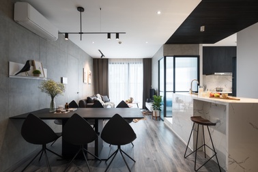 Đập bỏ bức tường bí bách căn chung cư ở Hà Nội ấn tượng với không gian mở