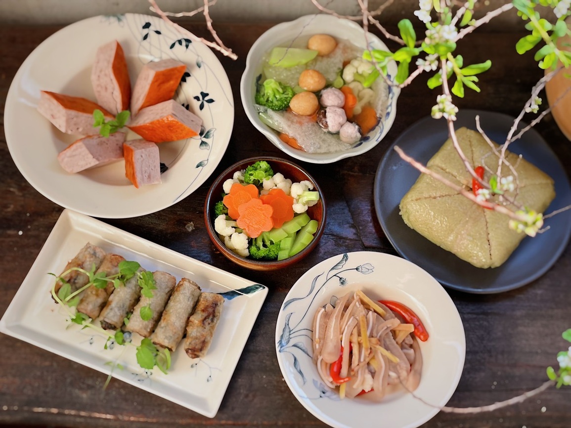 Sống chậm mùa dịch, nhiều gia đình Việt làm mâm cỗ gợi nhớ Tết xưa - 1 Sống chậm mùa dịch, nhiều gia đình Việt làm mâm cỗ gợi nhớ Tết xưa - 1