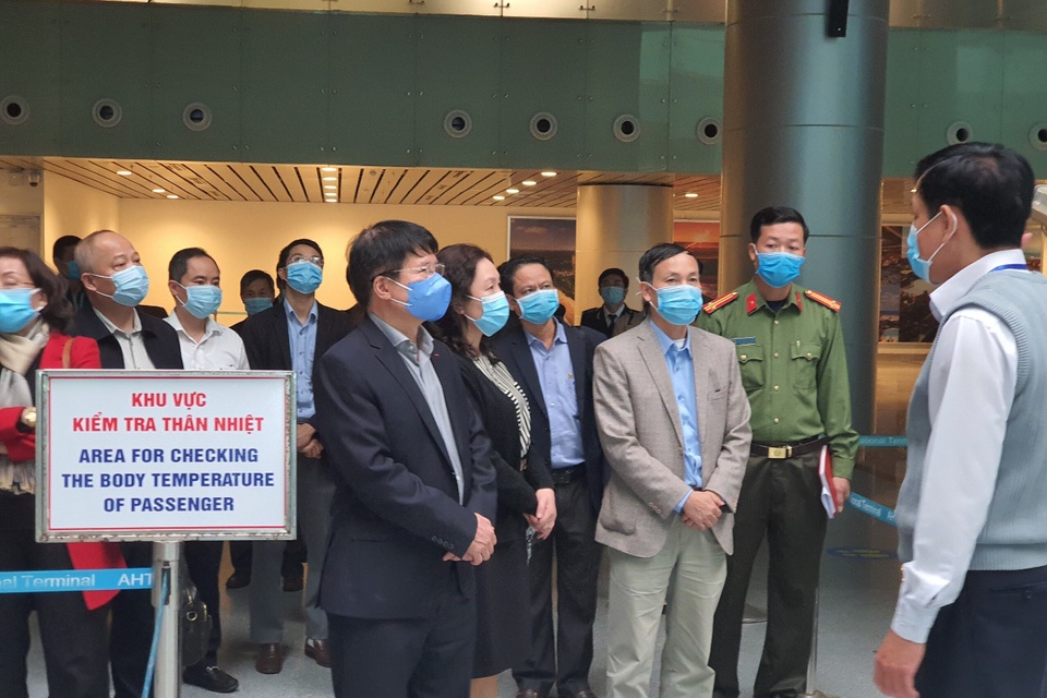 Thứ trưởng Y tế: Không để dịch bùng phát để người dân ăn Tết vui tươi - 2 Thứ trưởng Y tế: Không để dịch bùng phát để người dân ăn Tết vui tươi - 2