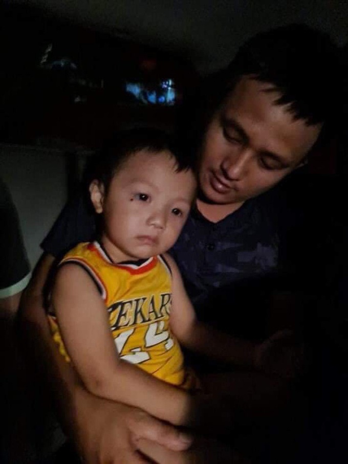 Đã tìm thấy cháu bé 2 tuổi mất tích, đang đưa về Bắc Ninh - Ảnh 1. Đã tìm thấy cháu bé 2 tuổi mất tích, đang đưa về Bắc Ninh - Ảnh 1.