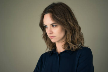 Chồng mê nữ đồng nghiệp như điếu đổ tới mức không buồn giấu vợ