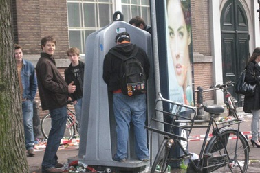 Vòng quanh thế giới khám phá những điều bí ẩn về WC công cộng